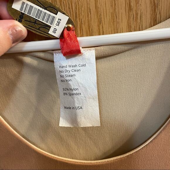 NWT Scissors Paper Rock Sleeveless Top Women's Size Large Wide Straps w/ Spandex - Picture 4 of 5